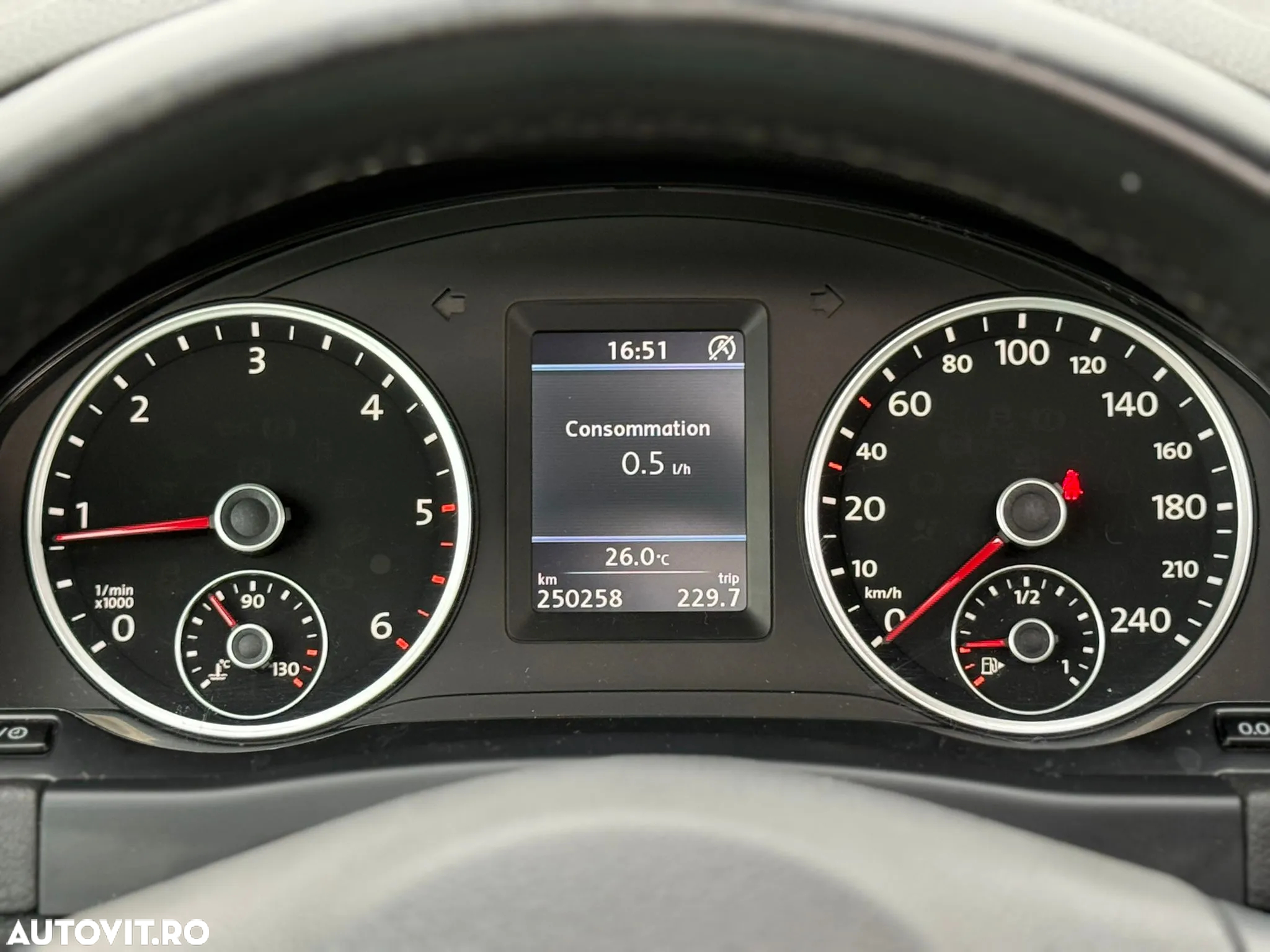 Volkswagen Tiguan - 10