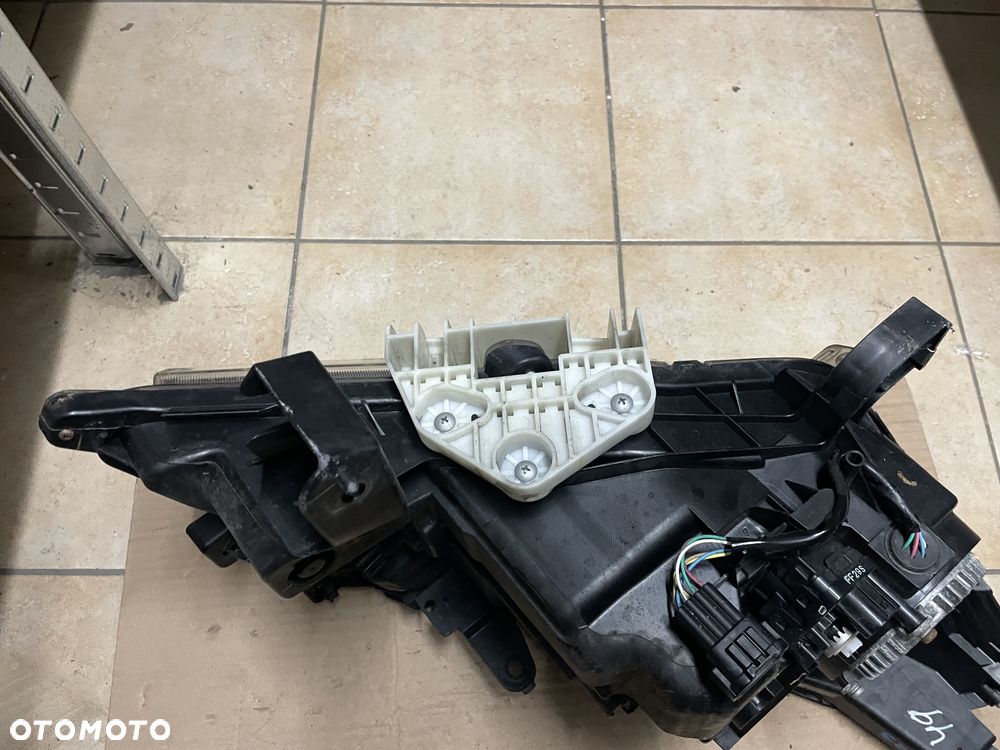Lampa / reflektor Nissan Navara D23 - lewy przód (ORYGINALNE) - 5