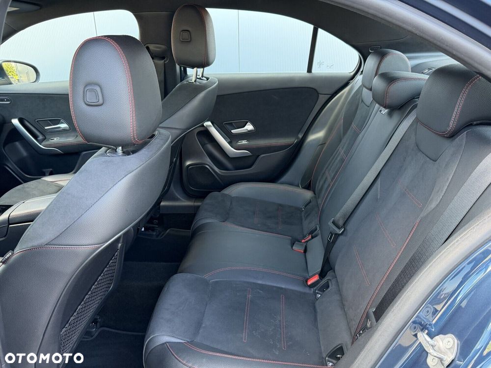 Mercedes-Benz Klasa A 180 AMG Line 7G-DCT - 17