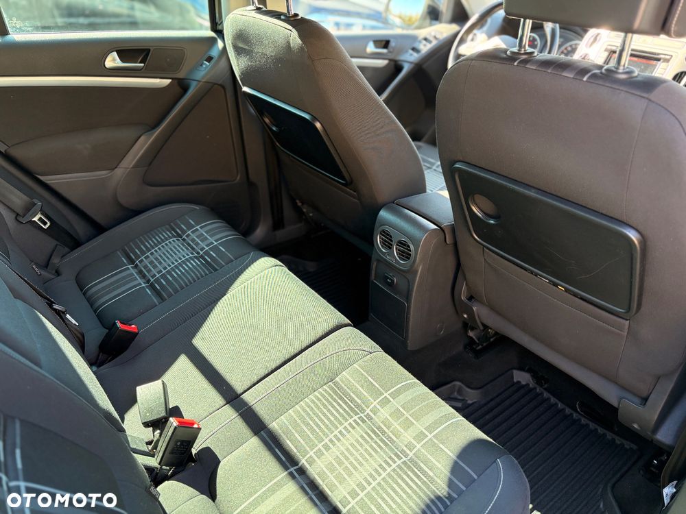 Volkswagen Tiguan 2.0 TDI DPF BlueMotion Technology Lounge Sport & Style - 18