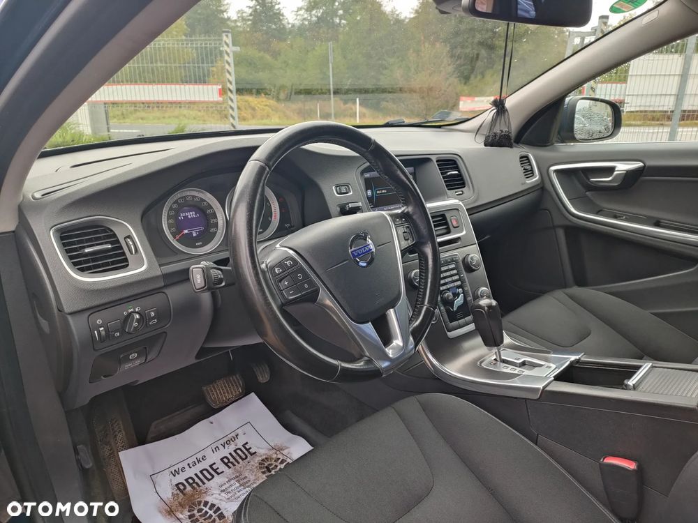 Volvo V60 D3 Geartronic Momentum - 20