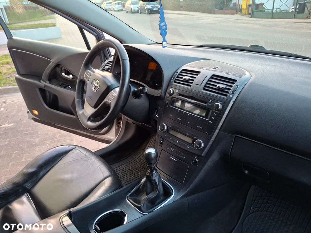Toyota Avensis 2.0 D-4D Premium - 13