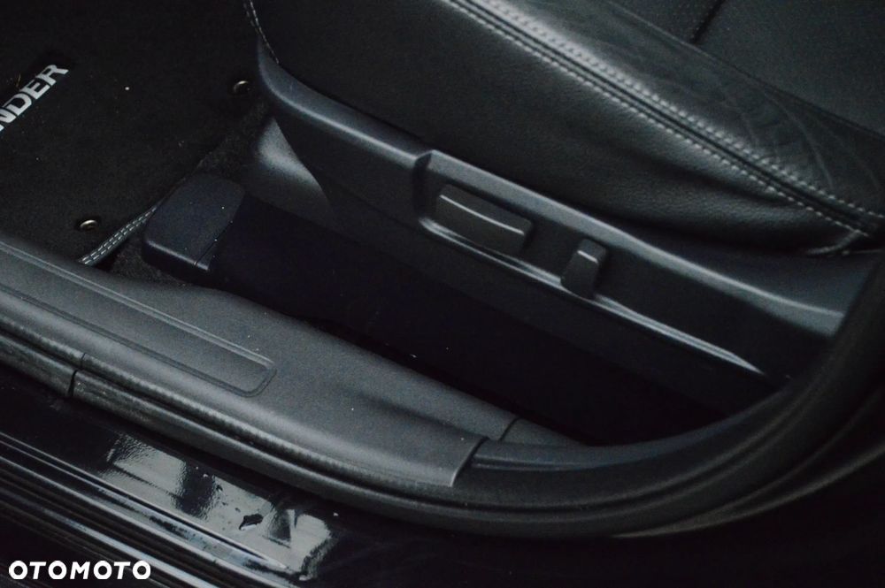 Mitsubishi Outlander - 17