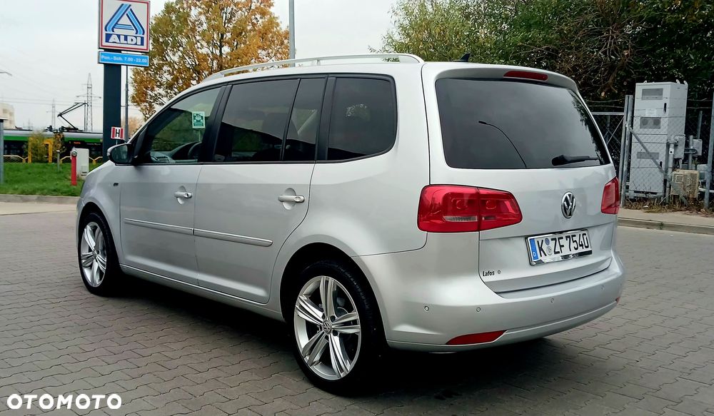 Volkswagen Touran - 9