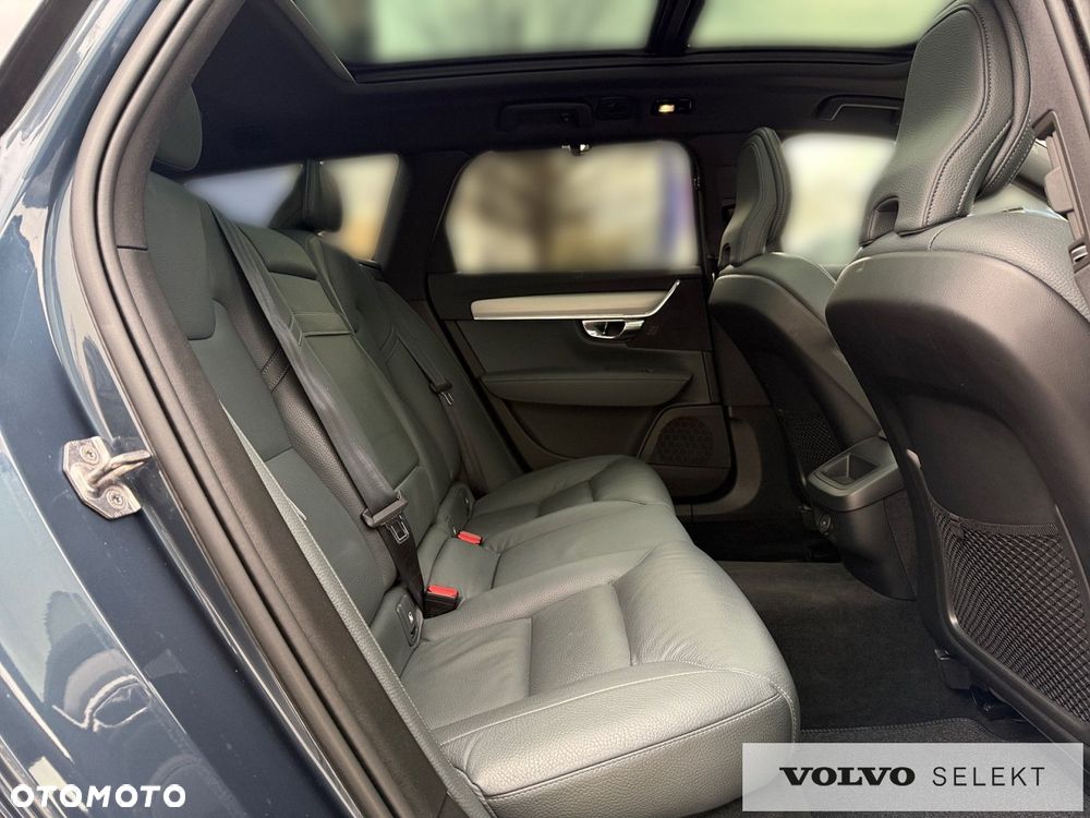 Volvo V90 Cross Country - 27