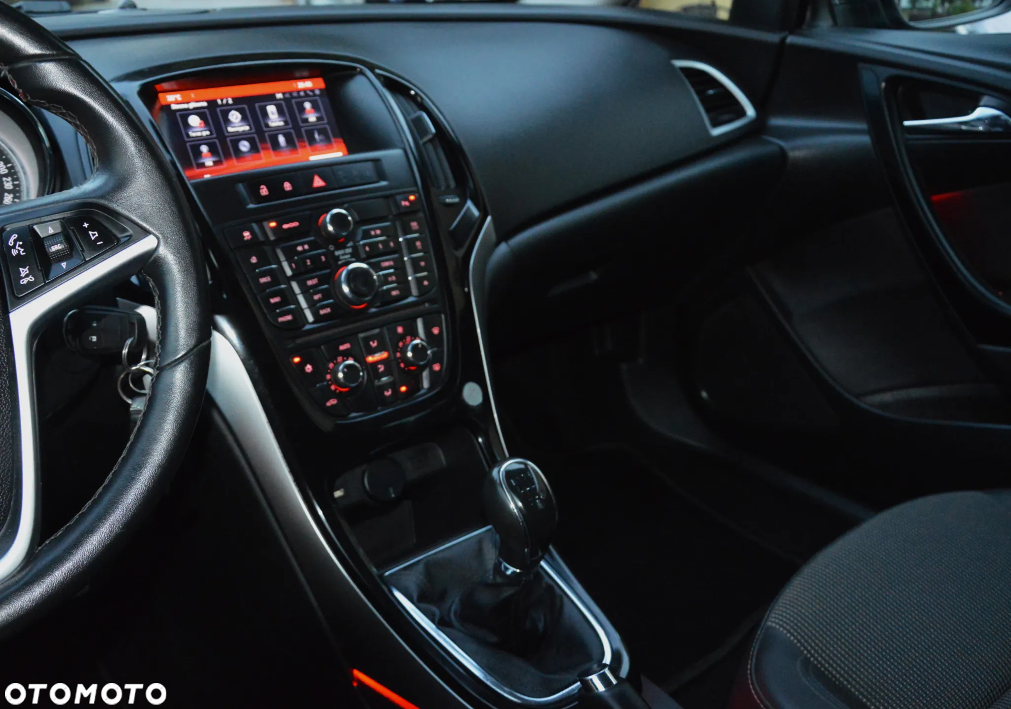 Opel Astra IV 1.6 CDTI Cosmo - 17