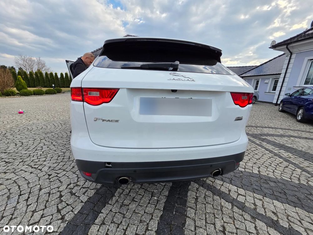 Jaguar F-Pace - 10