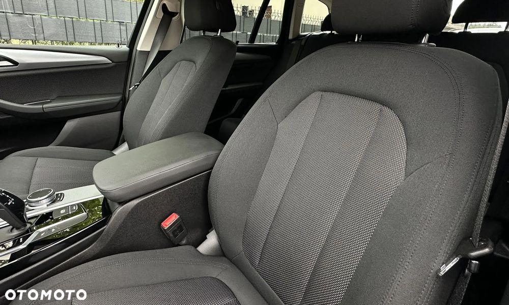 BMW X3 xDrive20d sport - 20