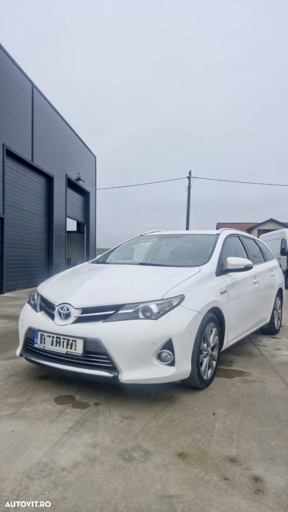 Toyota Auris 1.8 L VVT-i TS Hybrid Sol+ - 2