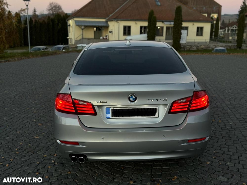 BMW Seria 5 520d xDrive - 9