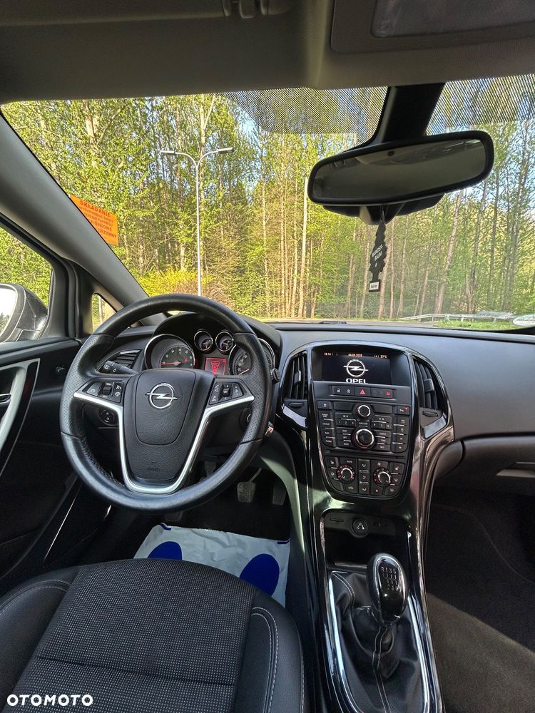 Opel Astra 1.6 Turbo Edition - 9