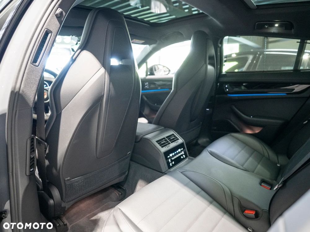 Porsche Panamera 4S E-Hybrid - 24