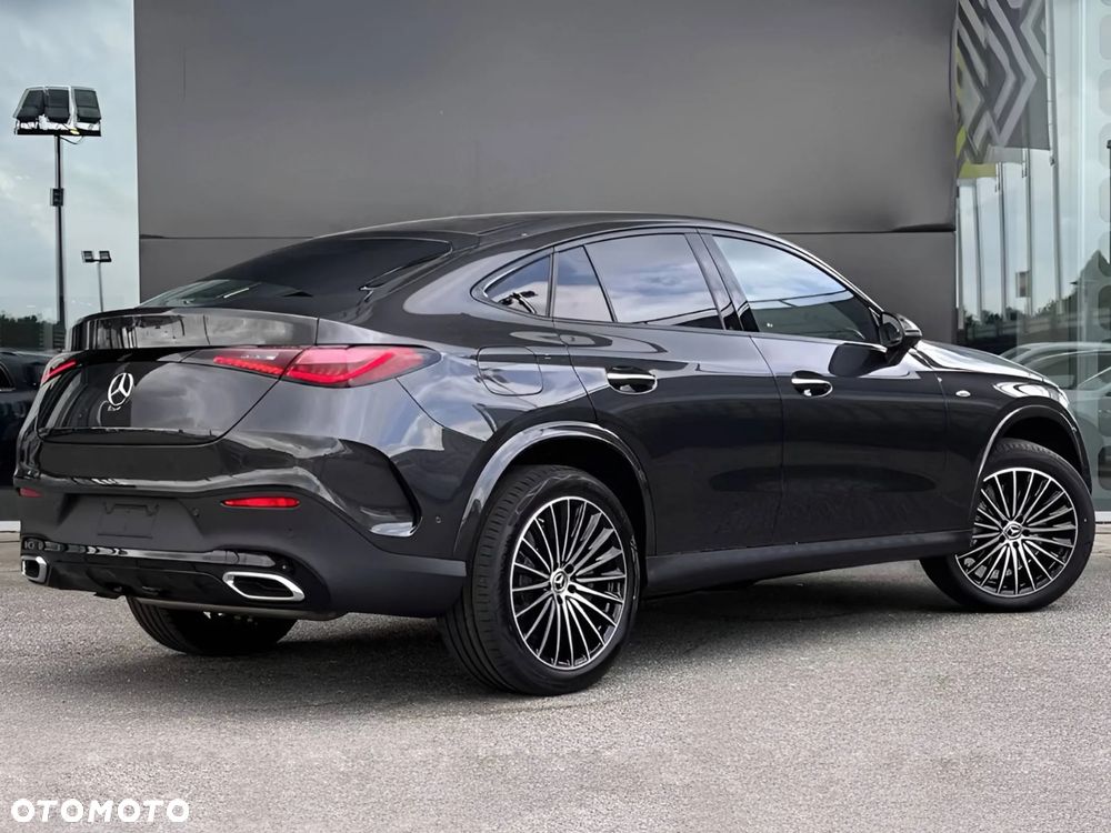 Mercedes-Benz GLC 220 d 4Matic 9G-TRONIC AMG Line - 2