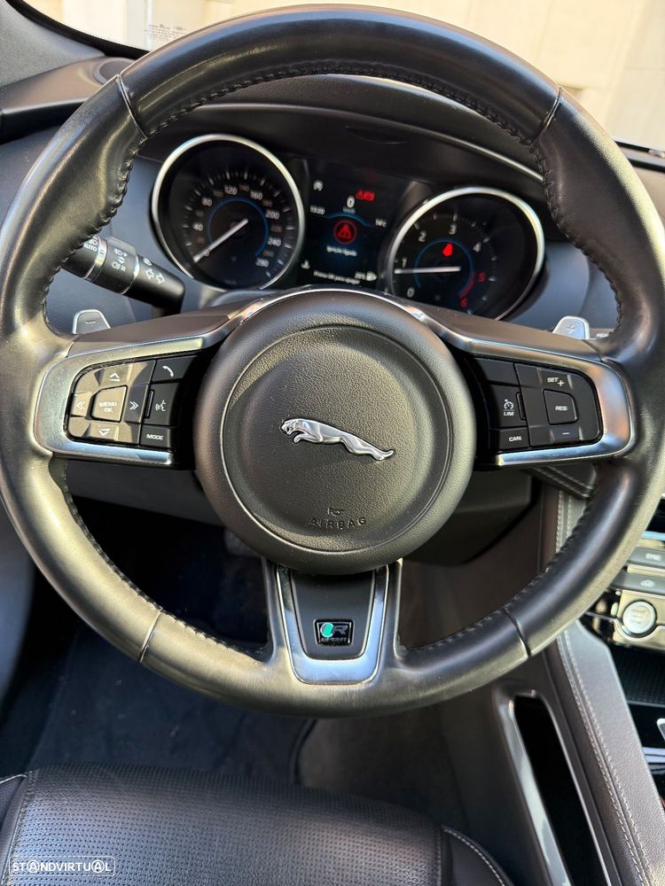 Jaguar F-Pace 2.0 i4D R-Sport Aut. - 34
