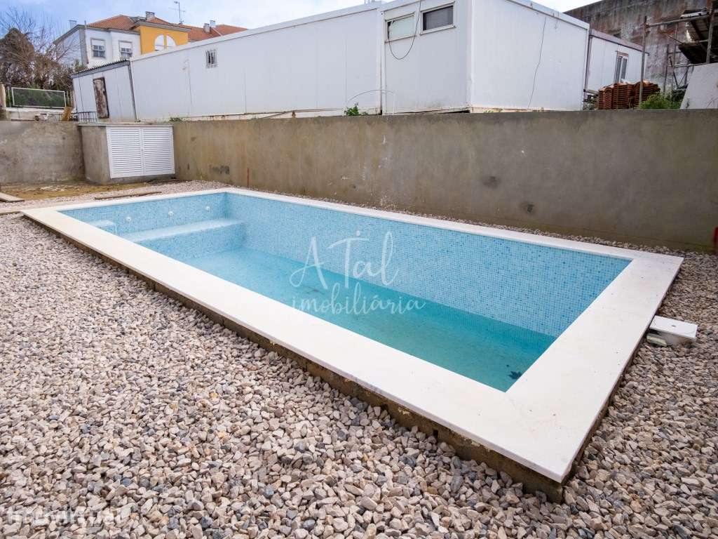 Moradia de Excelência com acabamentos Premium em Zona Privilegiada - Grande imagem: 2/35