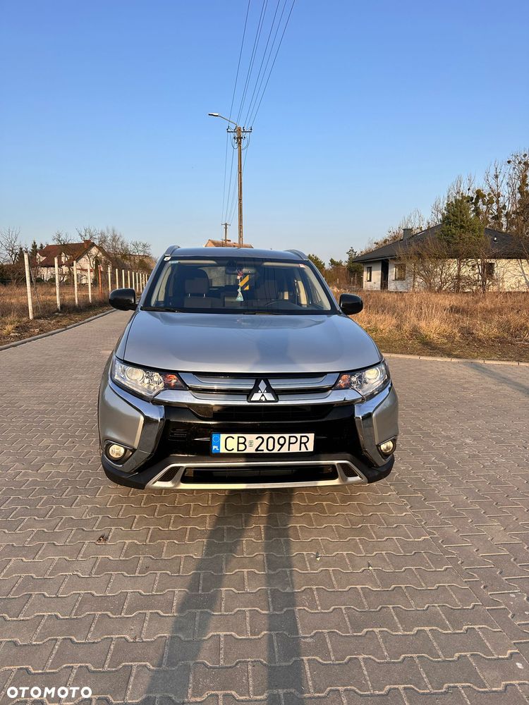 Mitsubishi Outlander - 12
