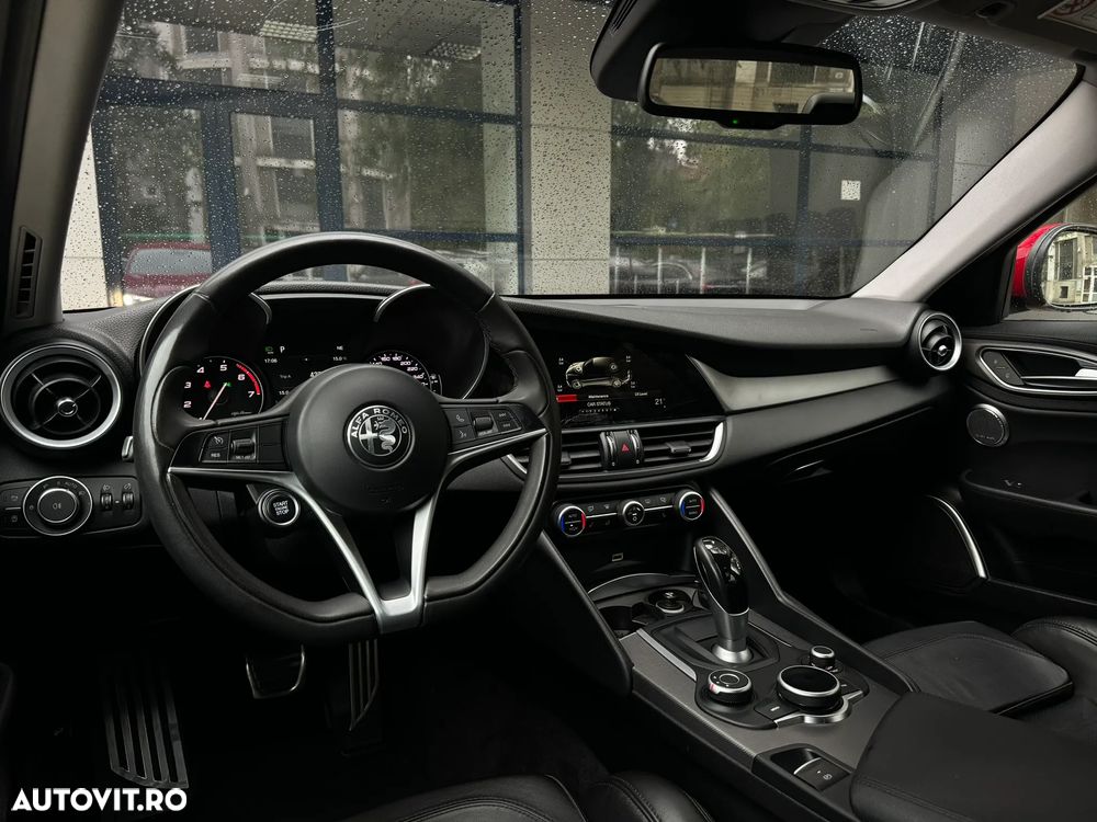 Alfa Romeo Giulia 2.0 Turbo AWD AT8 Veloce - 17