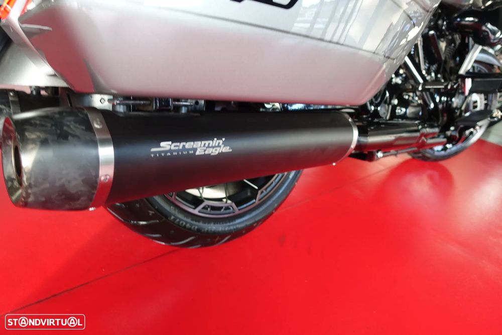Harley-Davidson Road Glide CVO - 5