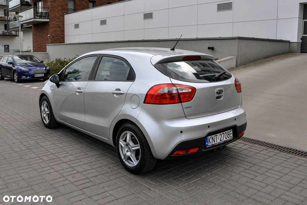 Kia Rio - 3