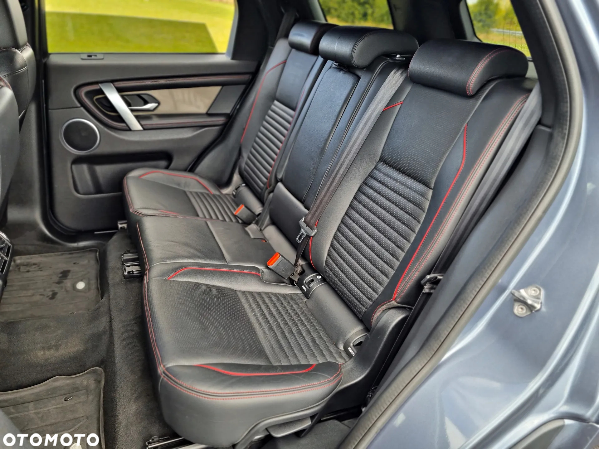 Land Rover Discovery Sport P200 R-Dynamic SE - 21
