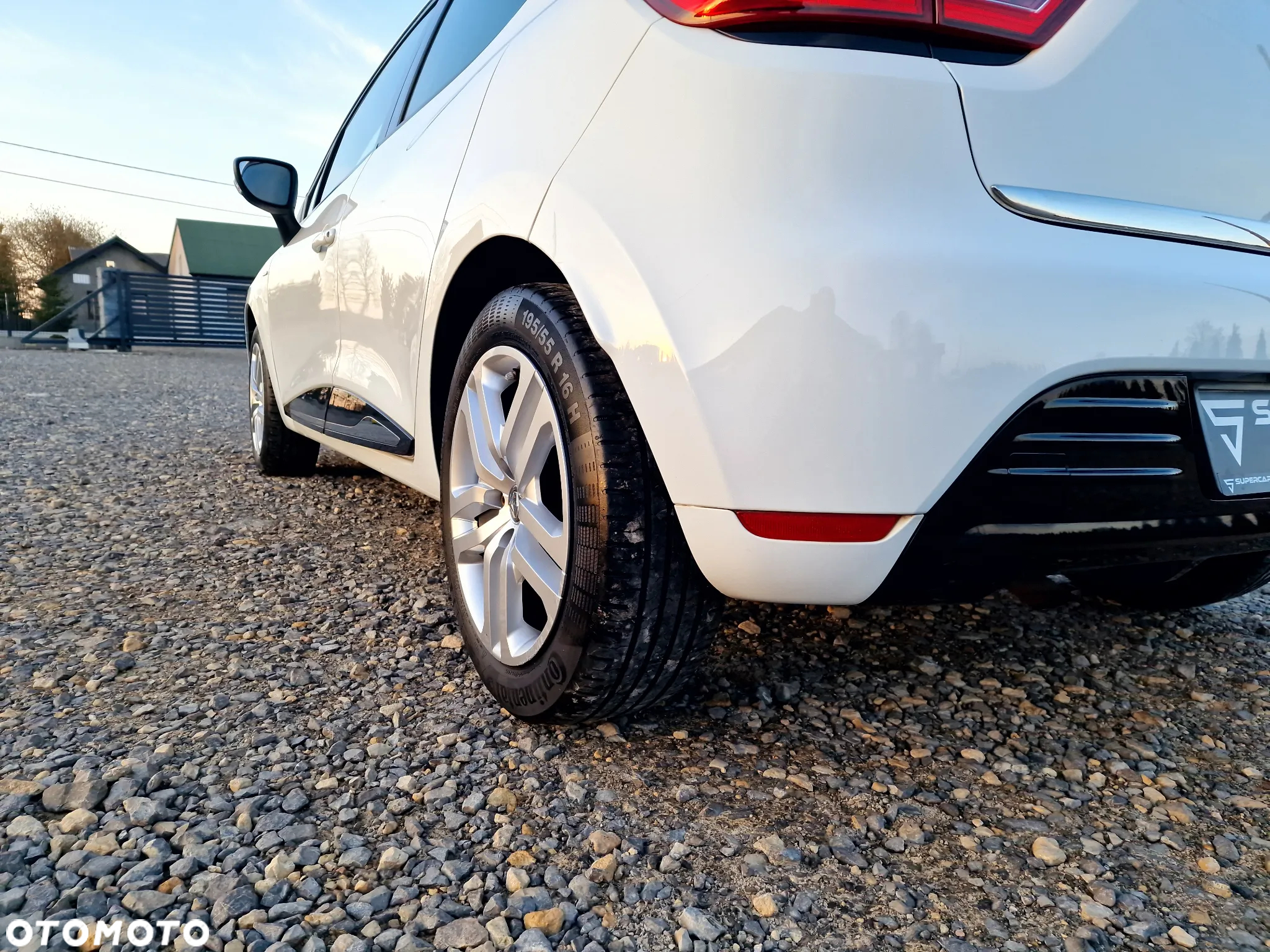 Renault Clio 1.2 16V Limited - 23