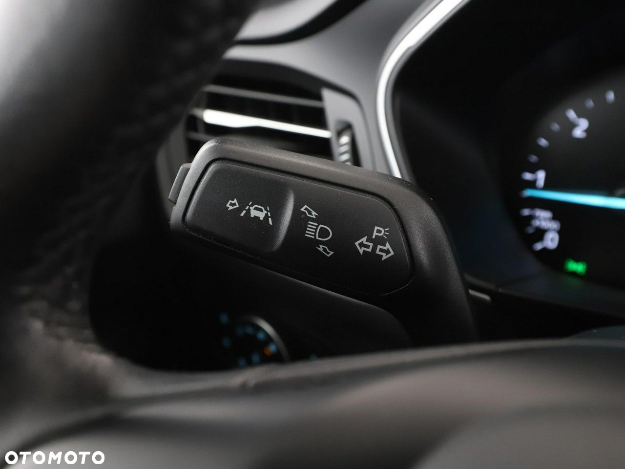 Ford Focus 1.5 EcoBlue Start-Stopp-System COOL&CONNECT - 34