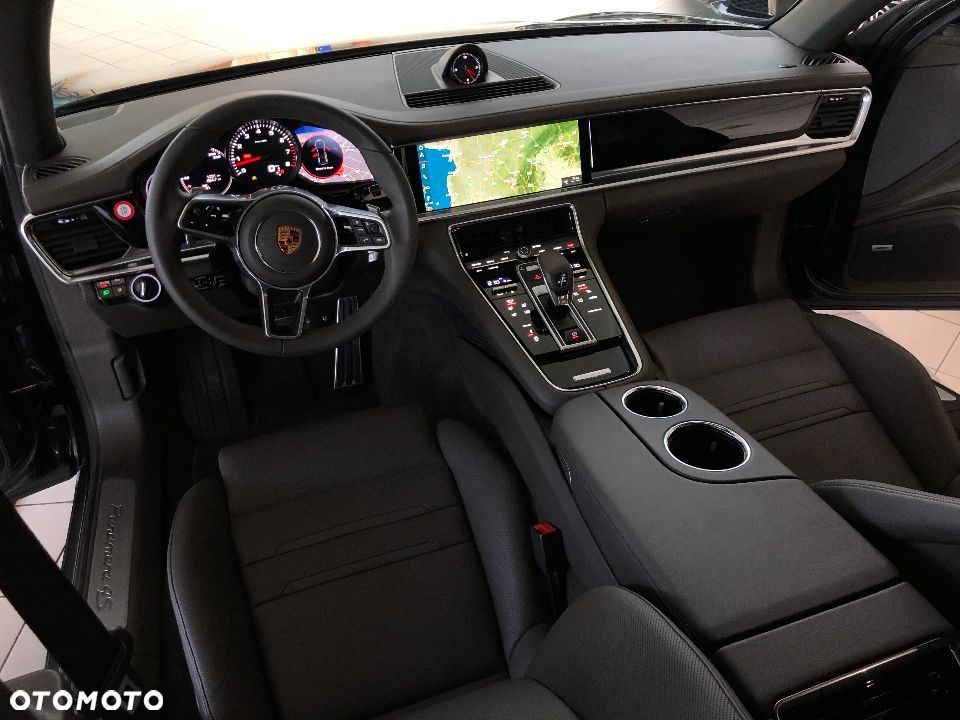Porsche Panamera 4S - 11