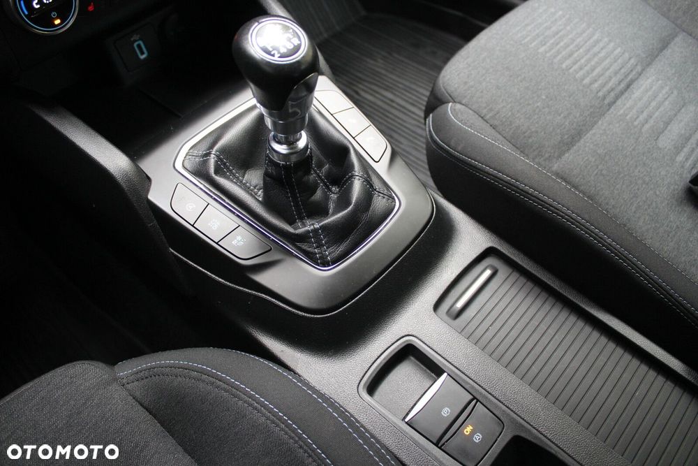 Ford Focus 1.0 EcoBoost Active - 22