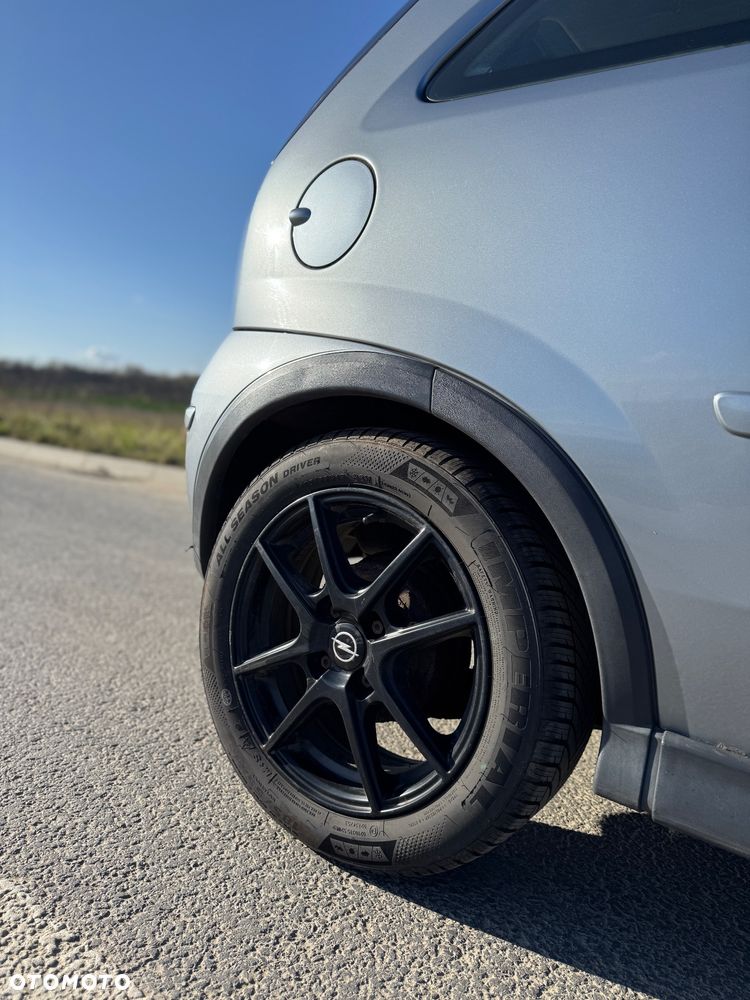 Opel Corsa 1.0 12V Cosmo - 4