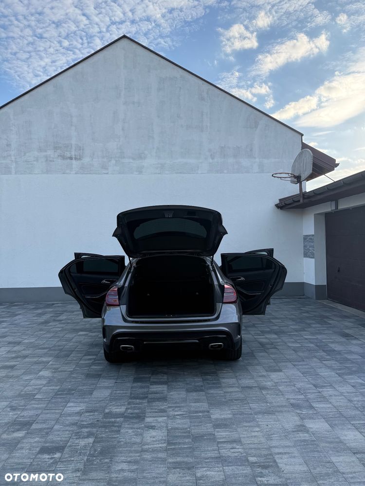Mercedes-Benz GLA - 10