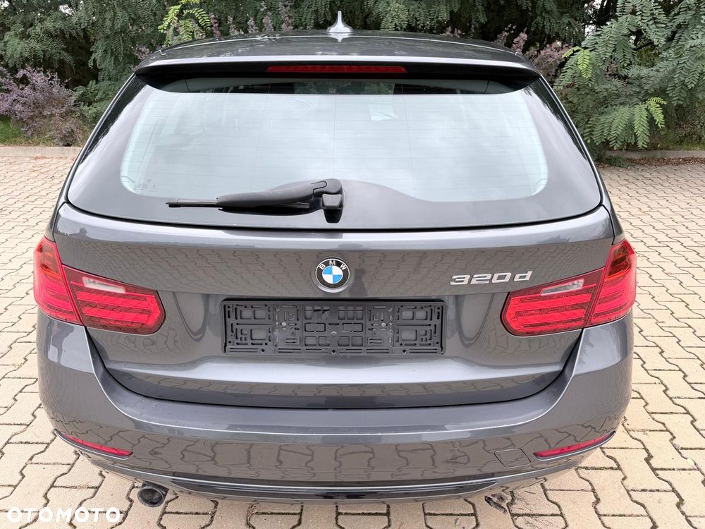 BMW Seria 3 320d Sport Line - 7
