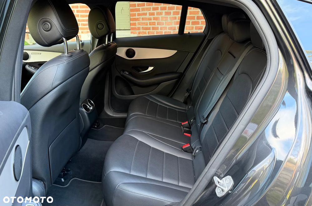Mercedes-Benz GLC - 25