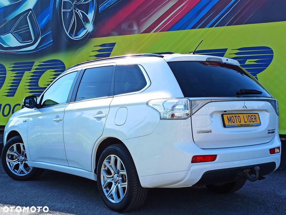 Mitsubishi Outlander - 4
