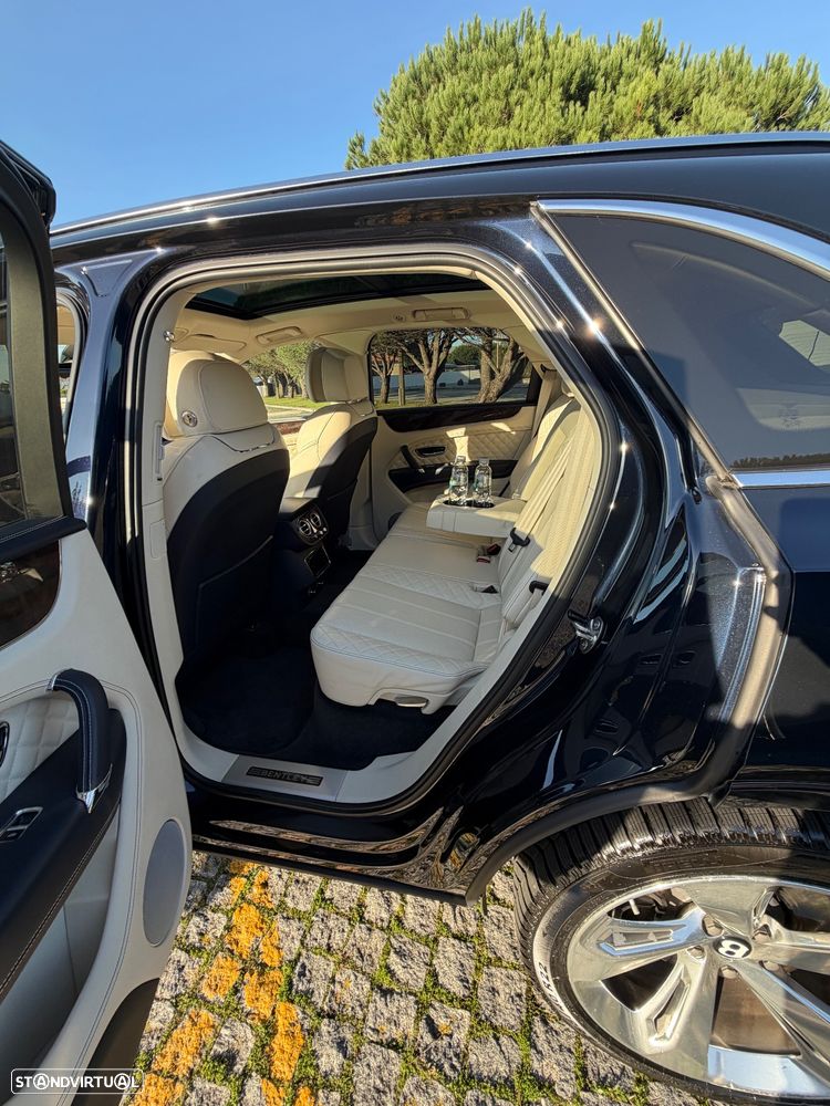 Bentley Bentayga Azure - 16