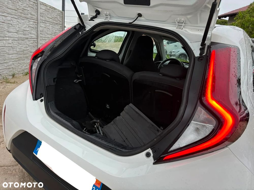 Toyota Aygo X Limited - 18