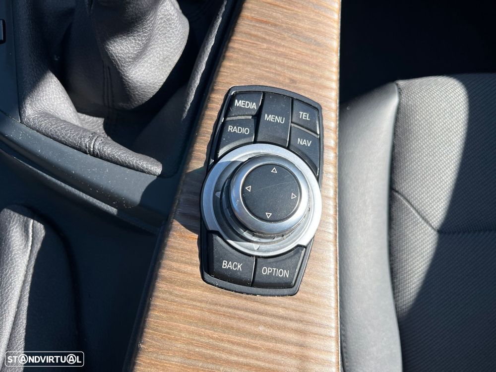 BMW 320 d Efficient Dynamics Edition Modern Line - 31