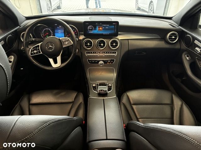 Mercedes-Benz Klasa C 300 4Matic 9G-TRONIC AMG Line - 20