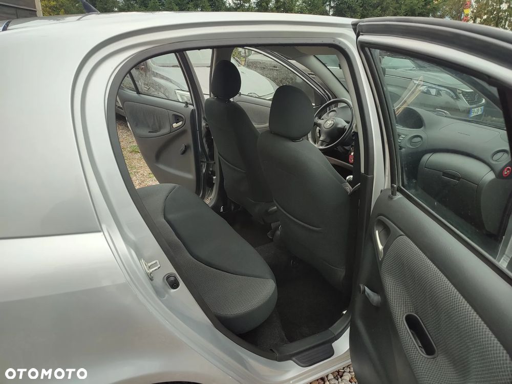 Toyota Yaris 1.3 VVT-i Team - 13