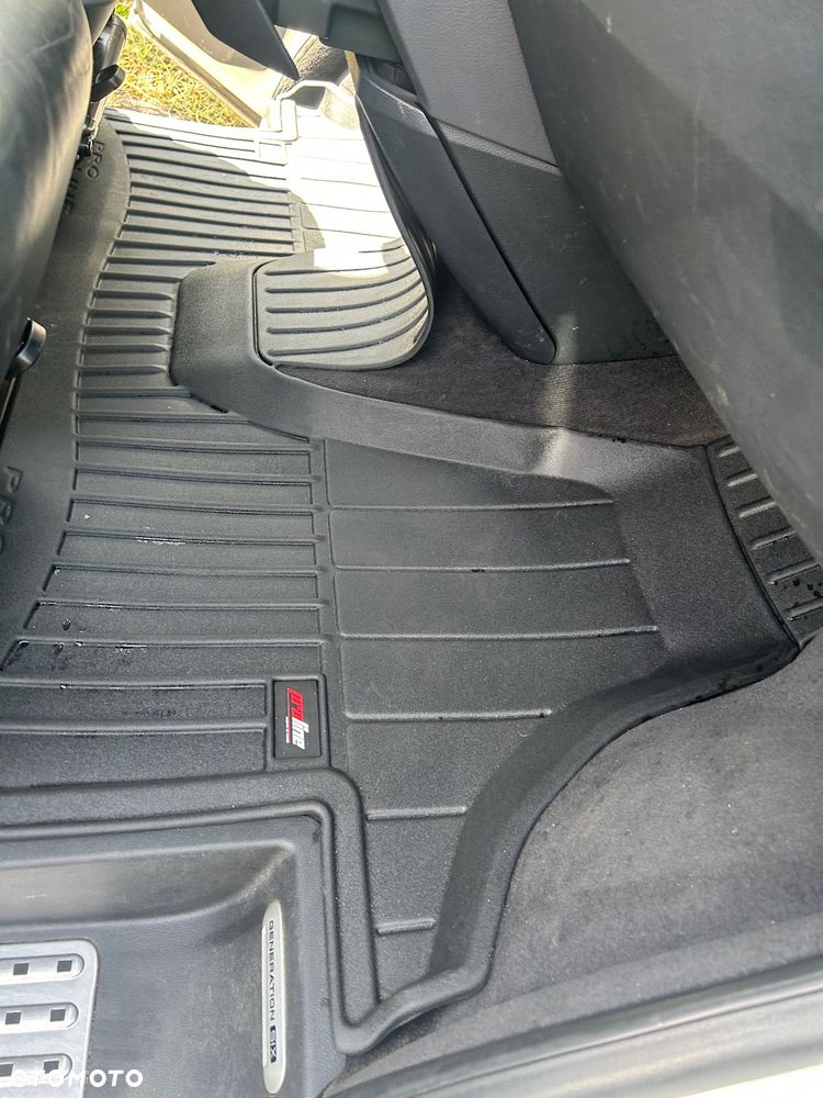 Volkswagen Multivan 2.0 BiTDI L1 Generation SIX 4Motion DSG - 12