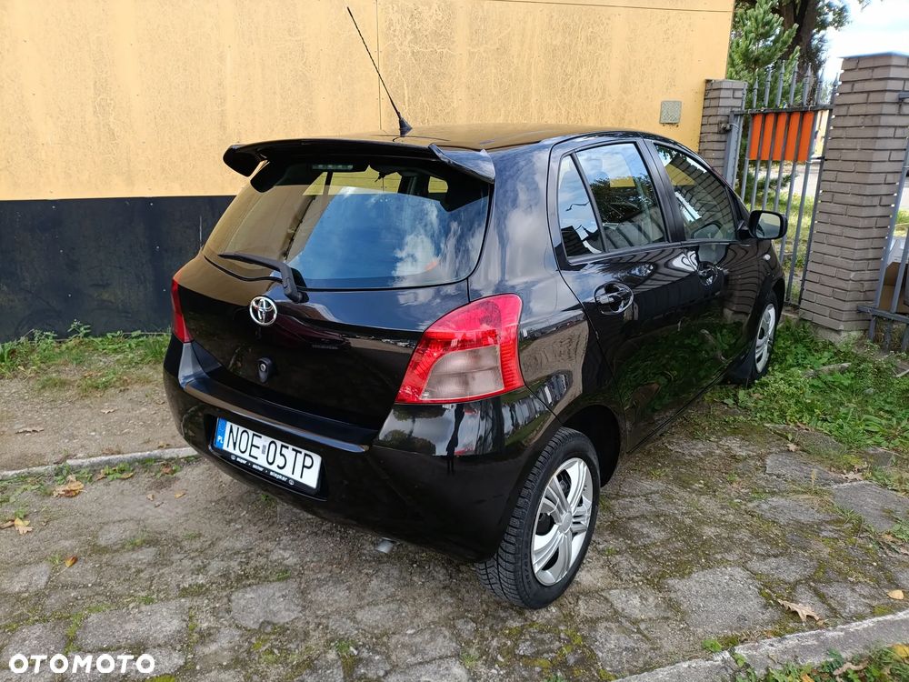 Toyota Yaris - 17