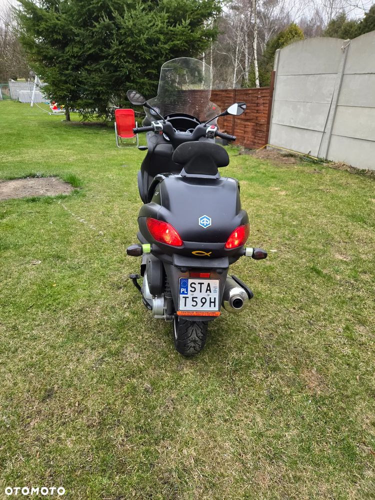Piaggio MP-3 - 5