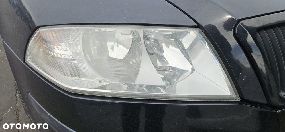 SKODA OCTAVIA II  04-08 1.9 TDI BXE - ZDERZAK PRZÓD PRZEDNI CZARNY - 4