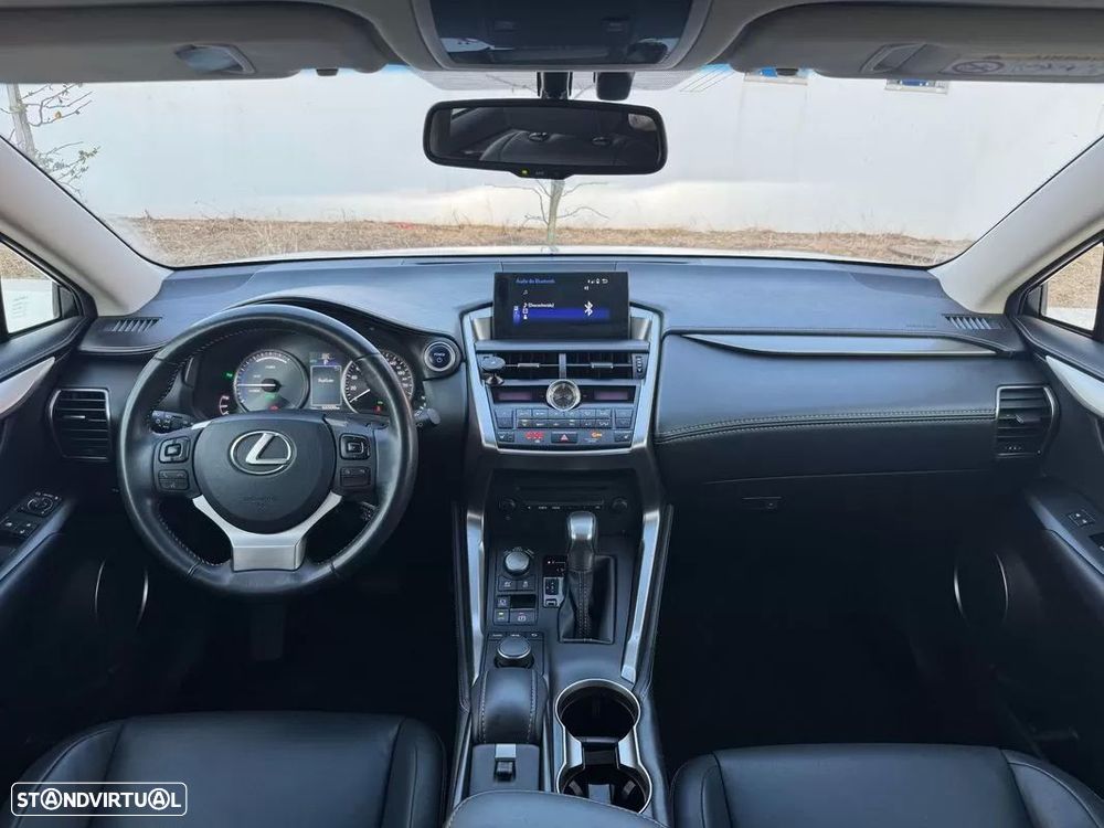 Lexus NX 300h Executive - 17