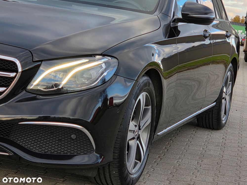 Mercedes-Benz Klasa E 220 d T 9G-TRONIC Exclusive - 11