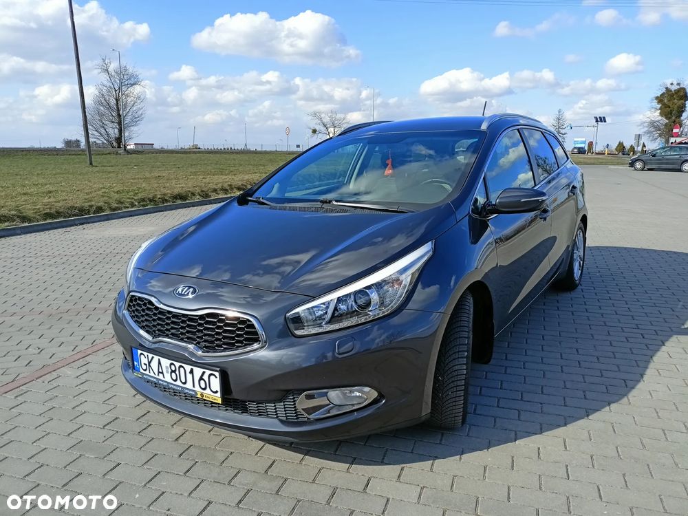 Kia Ceed 1.6 CRDi 128 Dream-Team Edition - 1