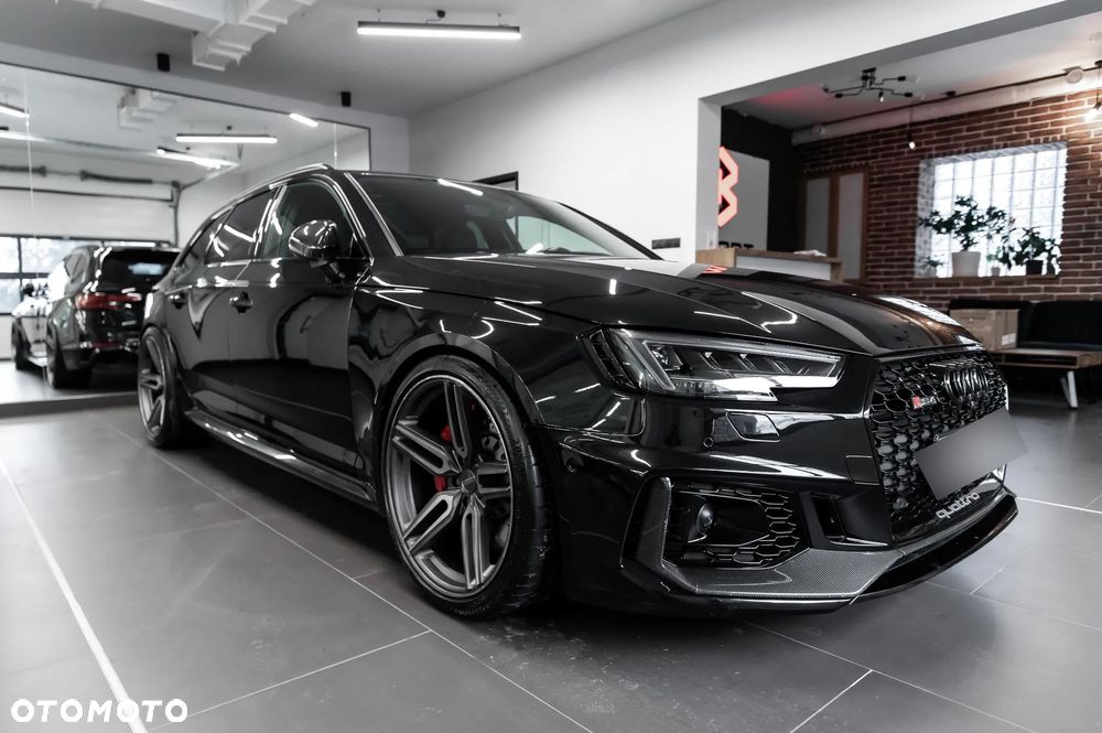 Audi RS4 Limousine - 3