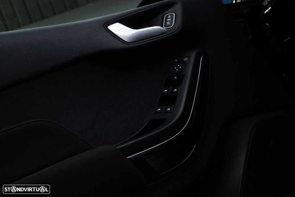 Ford Fiesta 1.0 EcoBoost S&S TITANIUM - 16
