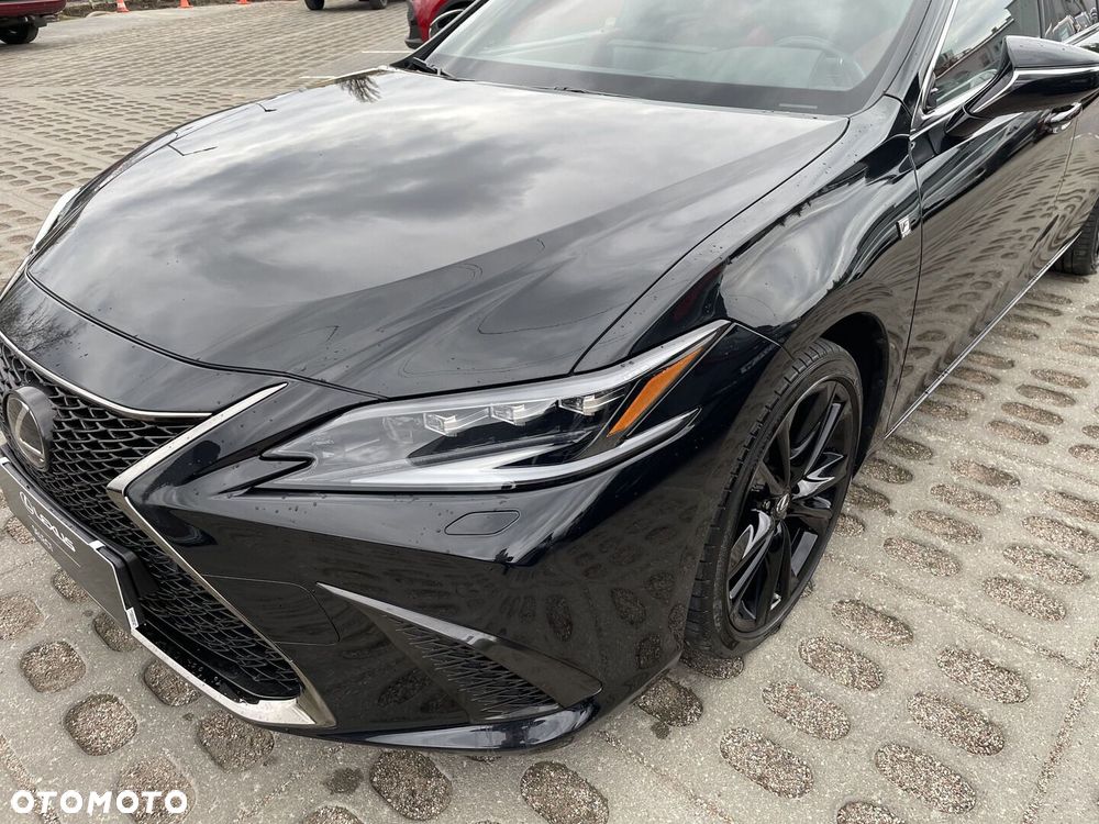 Lexus ES 300h F Sport Edition - 30