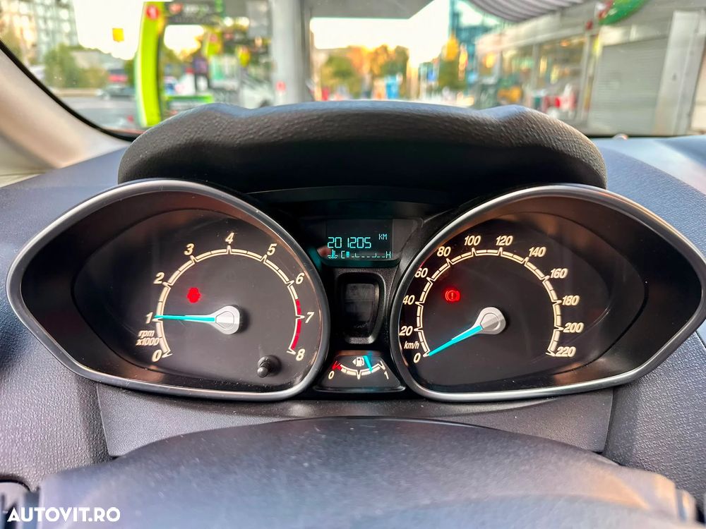 Ford Fiesta - 22
