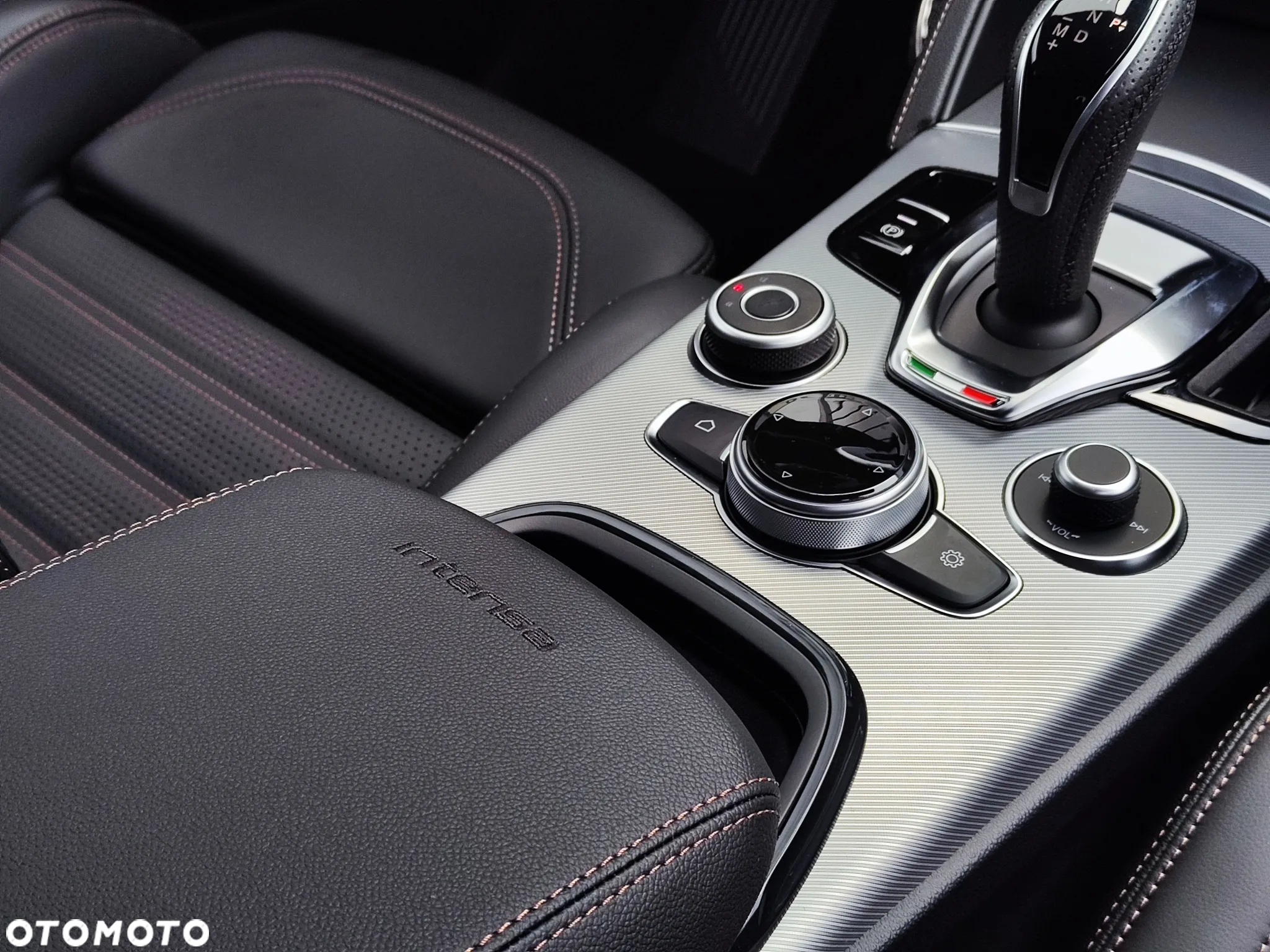 Alfa Romeo Stelvio 2.0 Turbo Intensa Q4 - 28